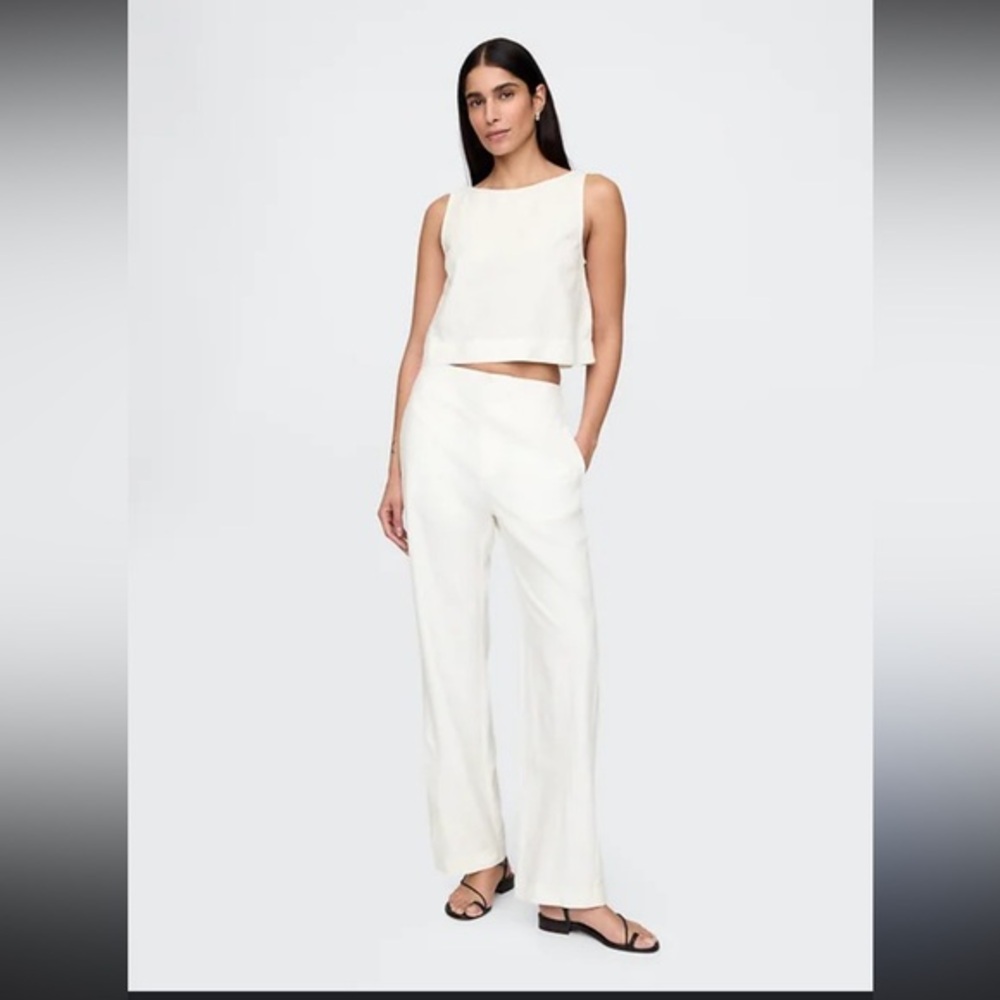 GAP Cream Sleeveless Crop Top